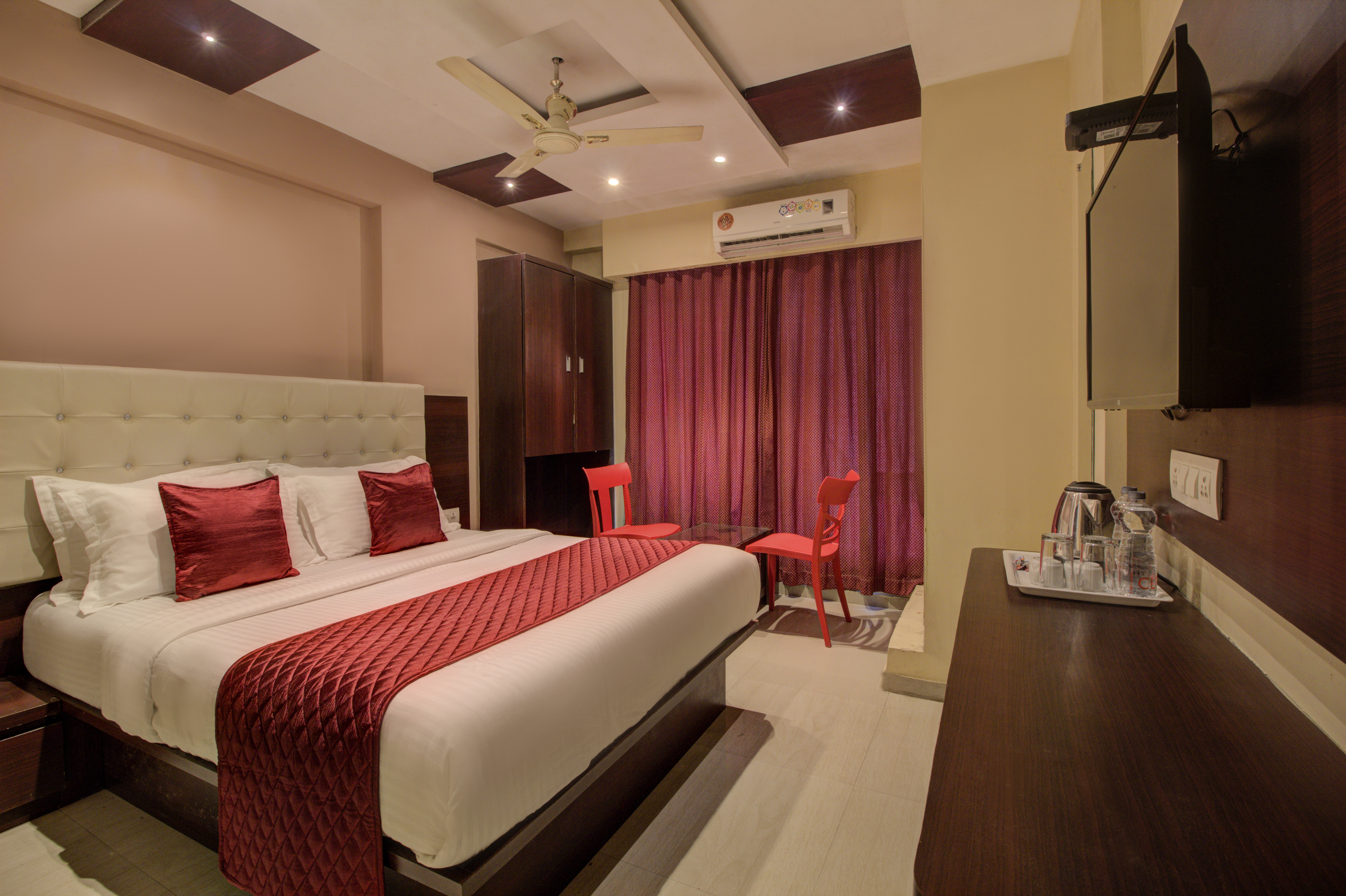 Deluxe rooms at best pricef
